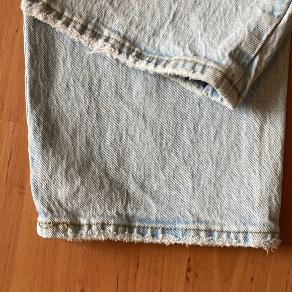 Abercrombie and Fitch light wash carpenter high rise - Picture 4 of 5